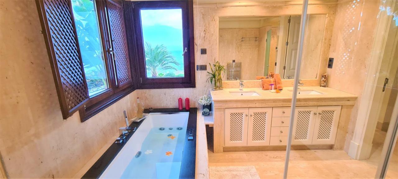 Luxury Apartment Frontal Beach In Doncella Beach Estepona Ngoại thất bức ảnh